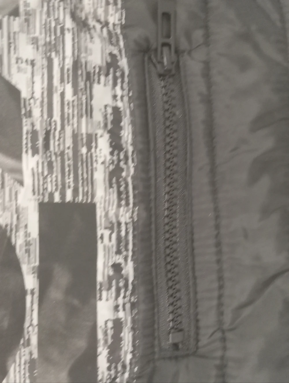 ECKO Men's Quilted Puffer Vest in Black & Heather Gray Size Large NWT - Picture 8 of 14
